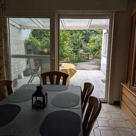 Casa de Férias Huis Van Artevelde - Hondvriendelijk Vakantiewoning Met Gezellige Tuin - *